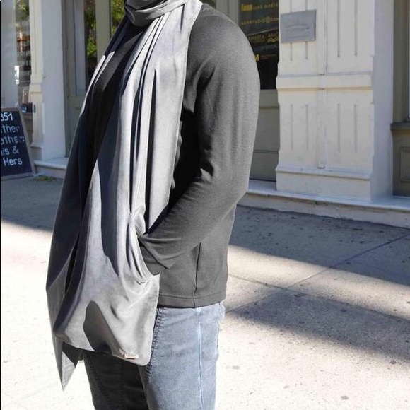 Touch Scarf - Unisex - Picture 9 of 10